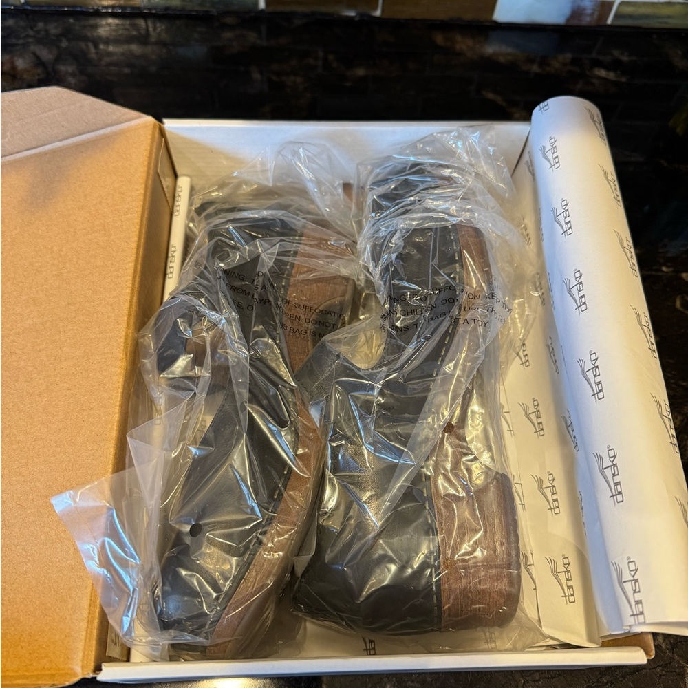 Dansko Black Leather Mary Jane Beatrice. Size 38.(8}. - Picture 10 of 11